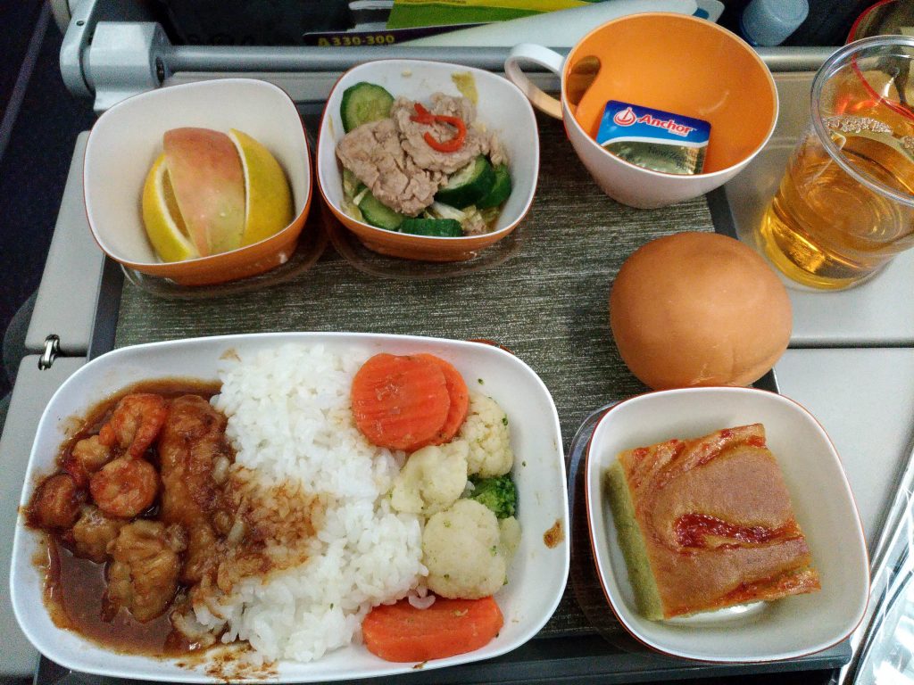 エコノミークラスの食事