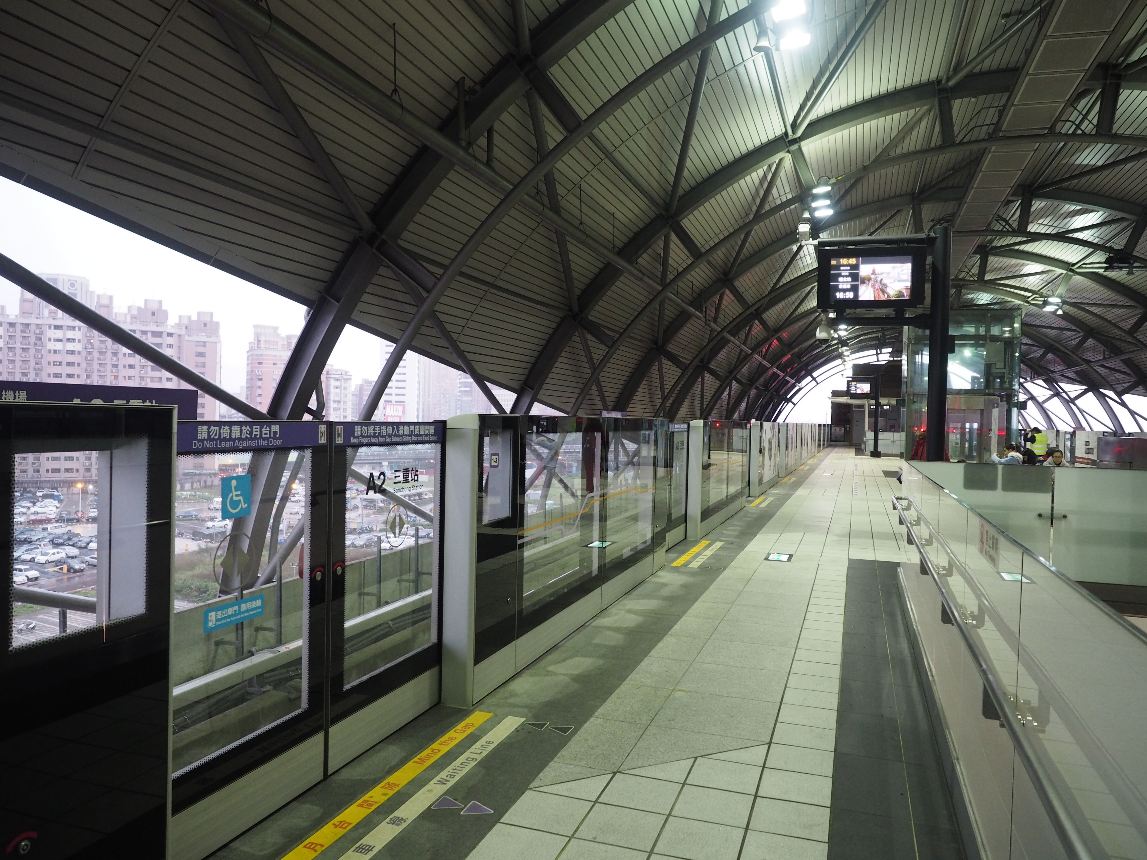 台湾の桃園国際空港と台北市内をつなぐMRT(電車)に乗ってきました