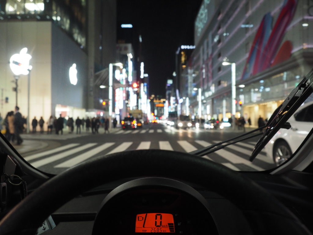 銀座アップルストア前