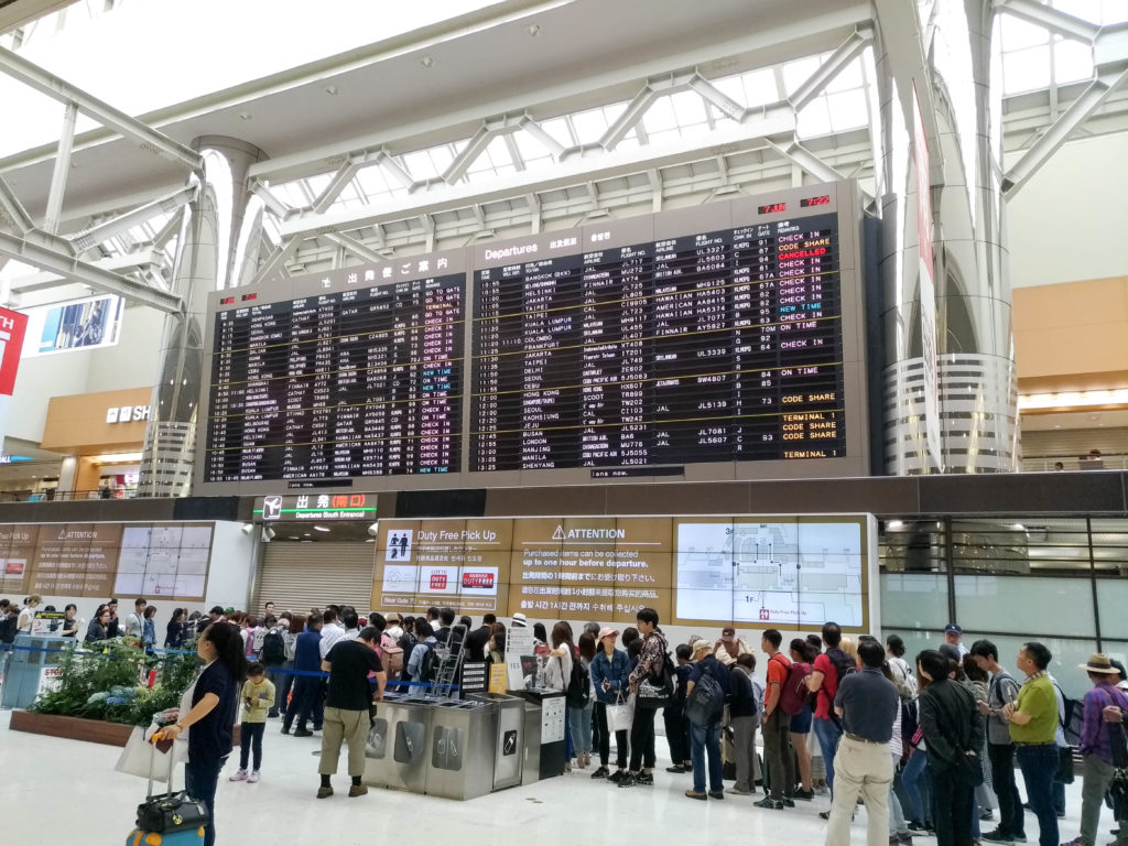 保安検査場の行列
