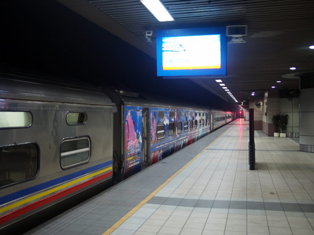 KLセントラル駅のホーム