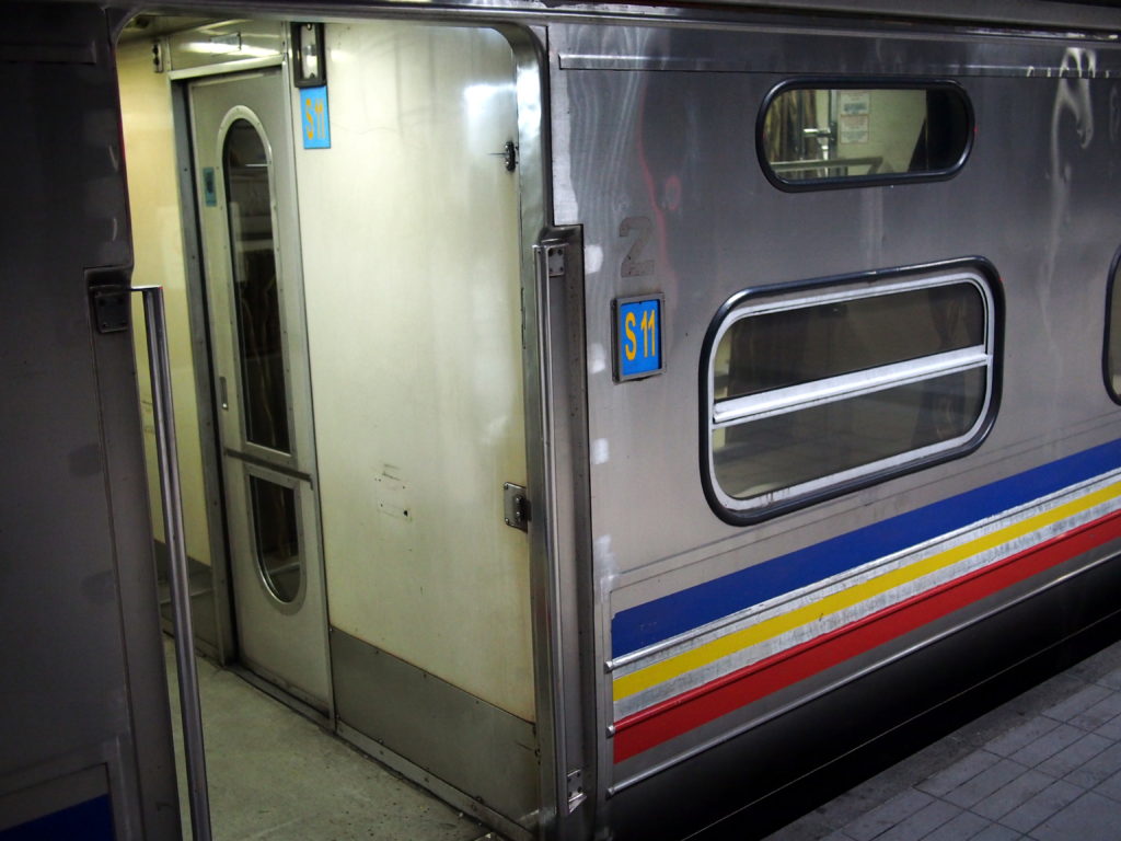S11号車