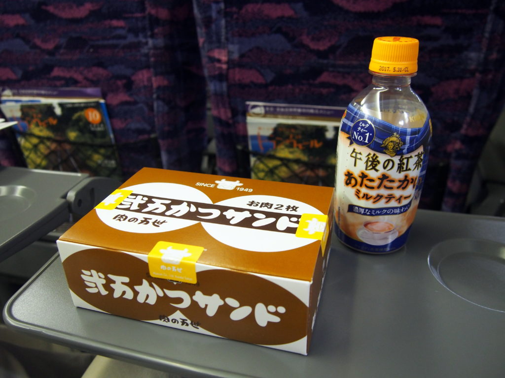 旅のお供のカツサンド