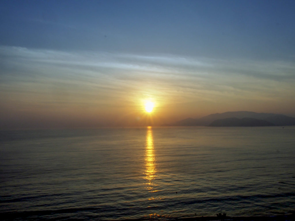 海からの朝日は本当に美しい