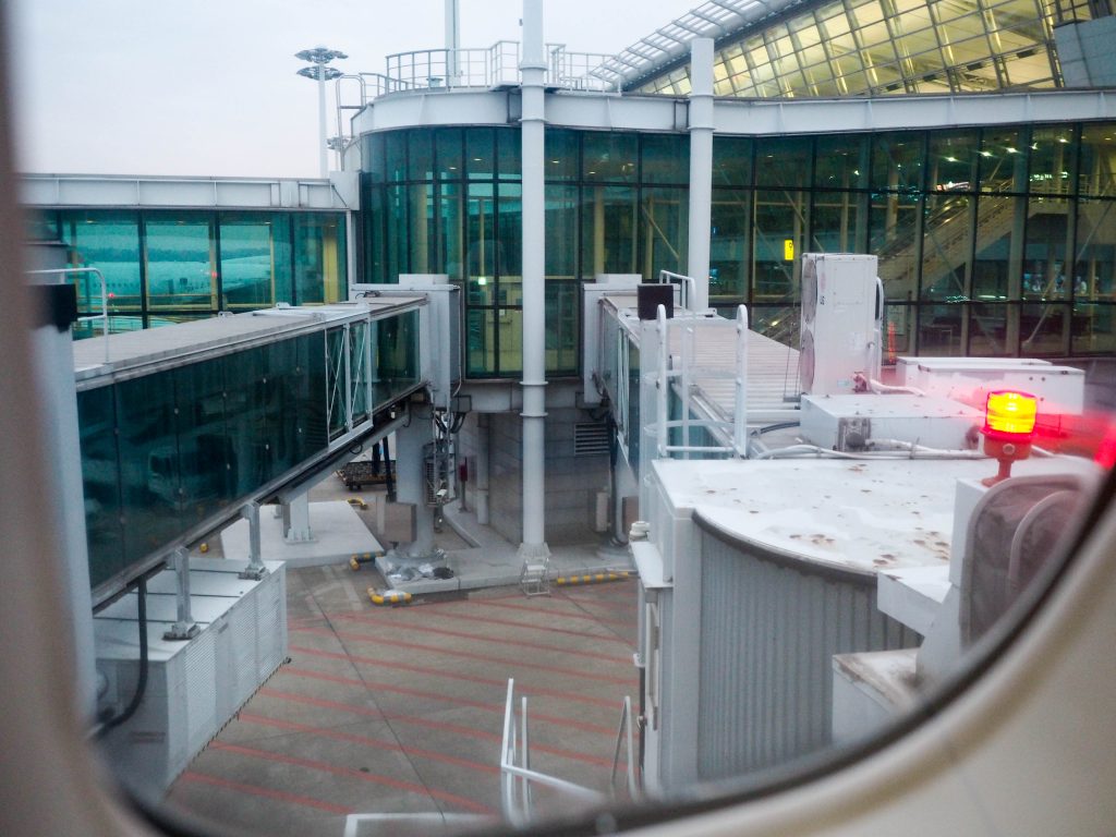 仁川国際空港に到着
