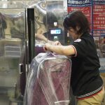 関西国際空港で荷物のラッピングを利用したらおもてなしとはなんなのかを考えさせられた