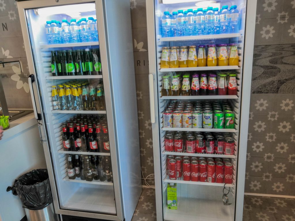 ぎっしり詰まった冷蔵庫