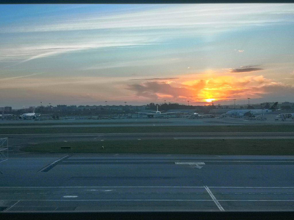 ラウンジから望む夕日